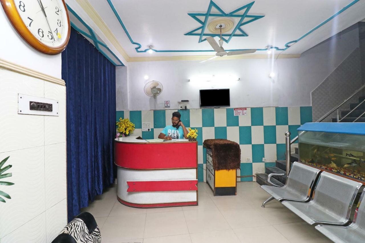 Oyo 30288 Hotel Moon Palace ラクナウ エクステリア 写真