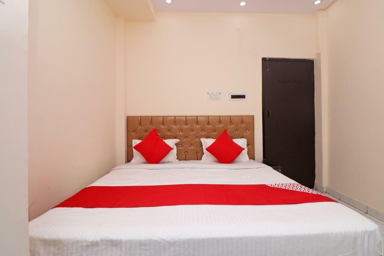 Oyo 30288 Hotel Moon Palace ラクナウ エクステリア 写真